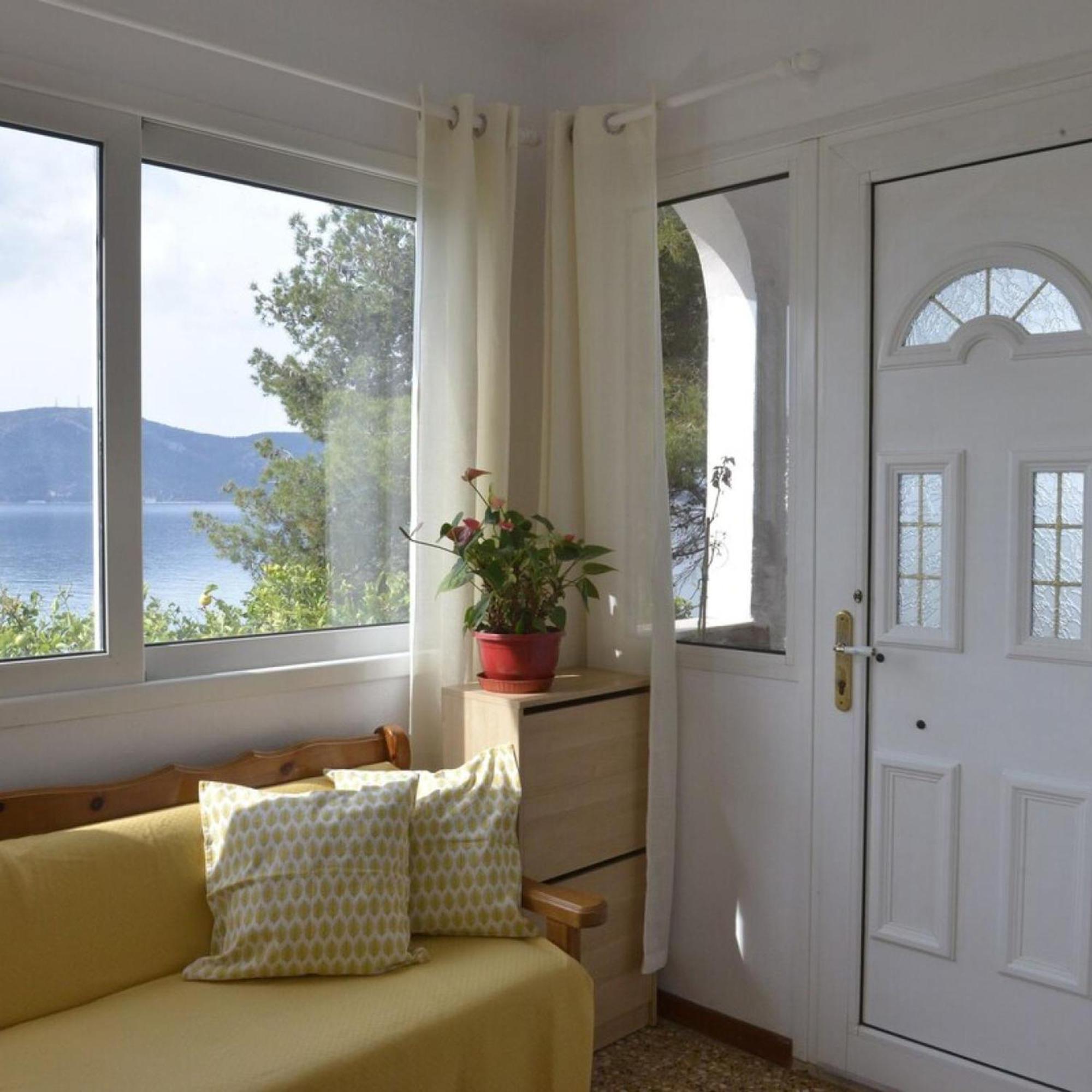 Salamis Beachfront House エクステリア 写真