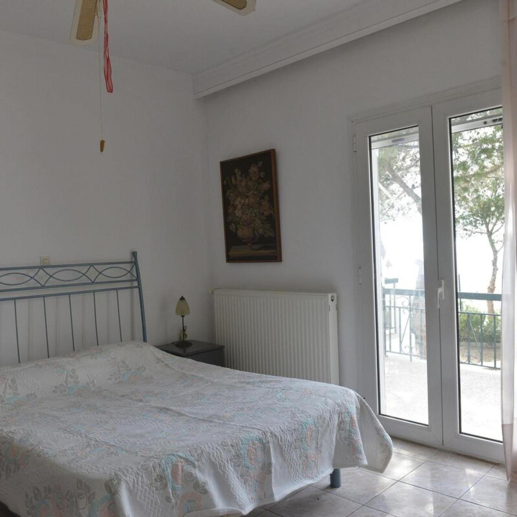 Salamis Beachfront House エクステリア 写真