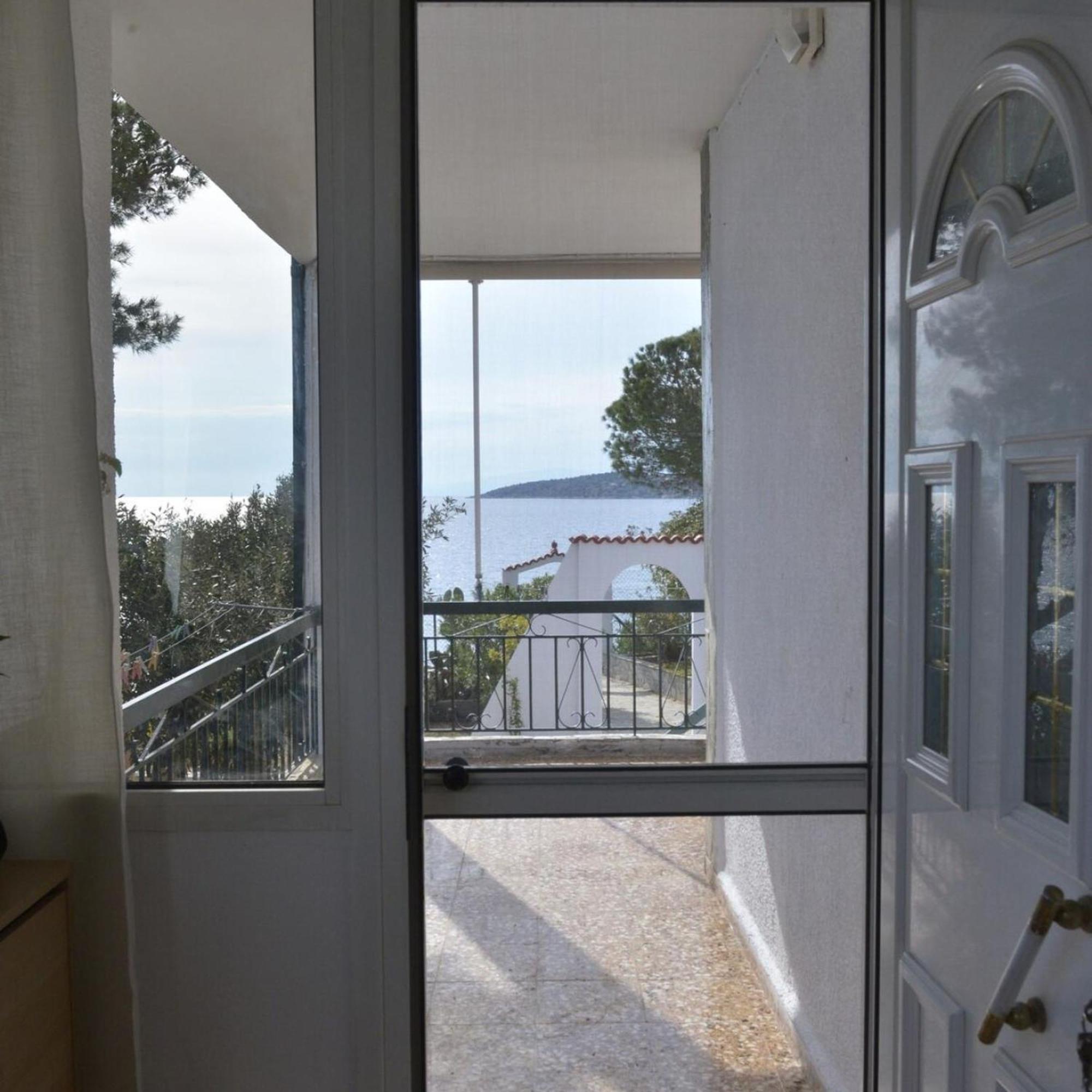 Salamis Beachfront House エクステリア 写真