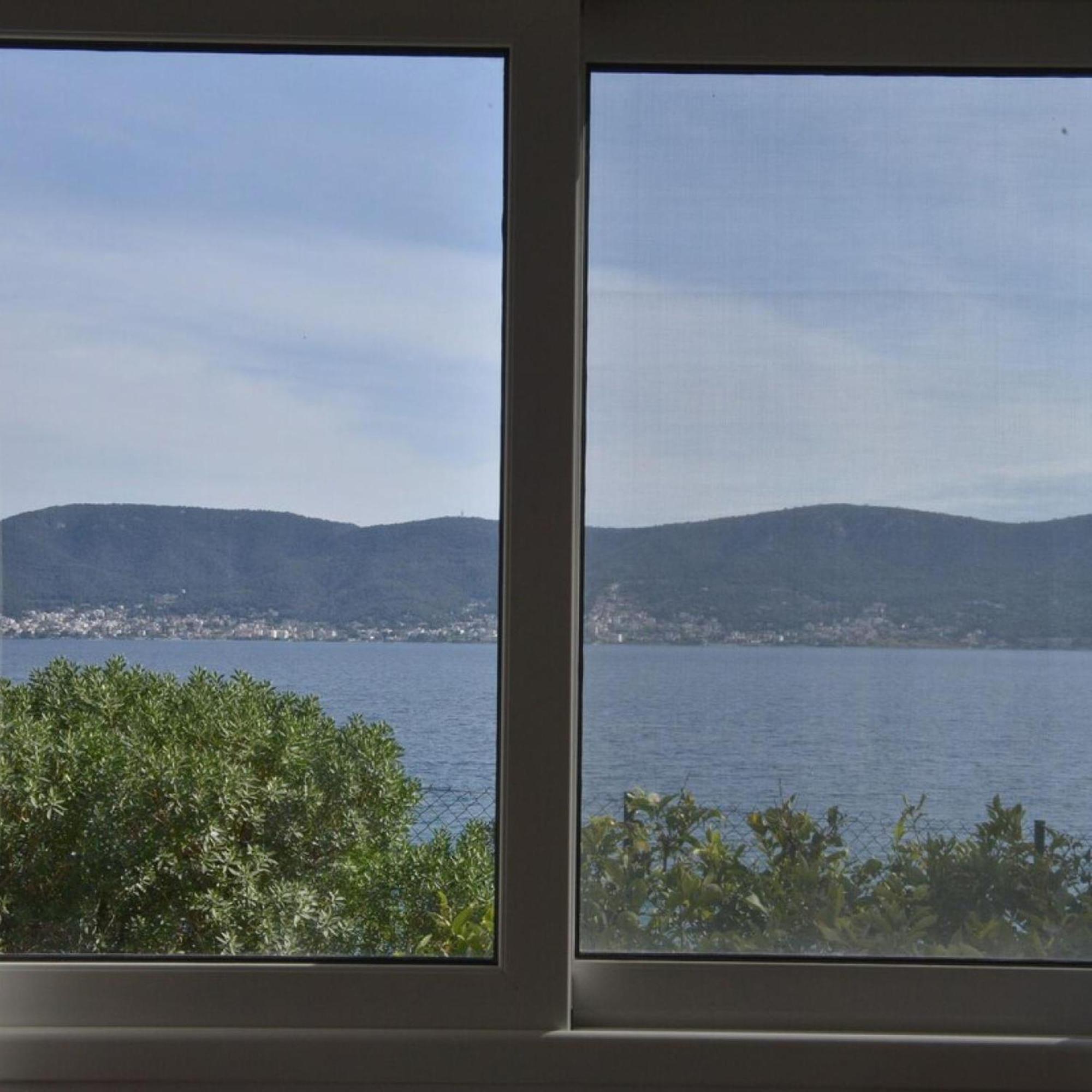 Salamis Beachfront House エクステリア 写真