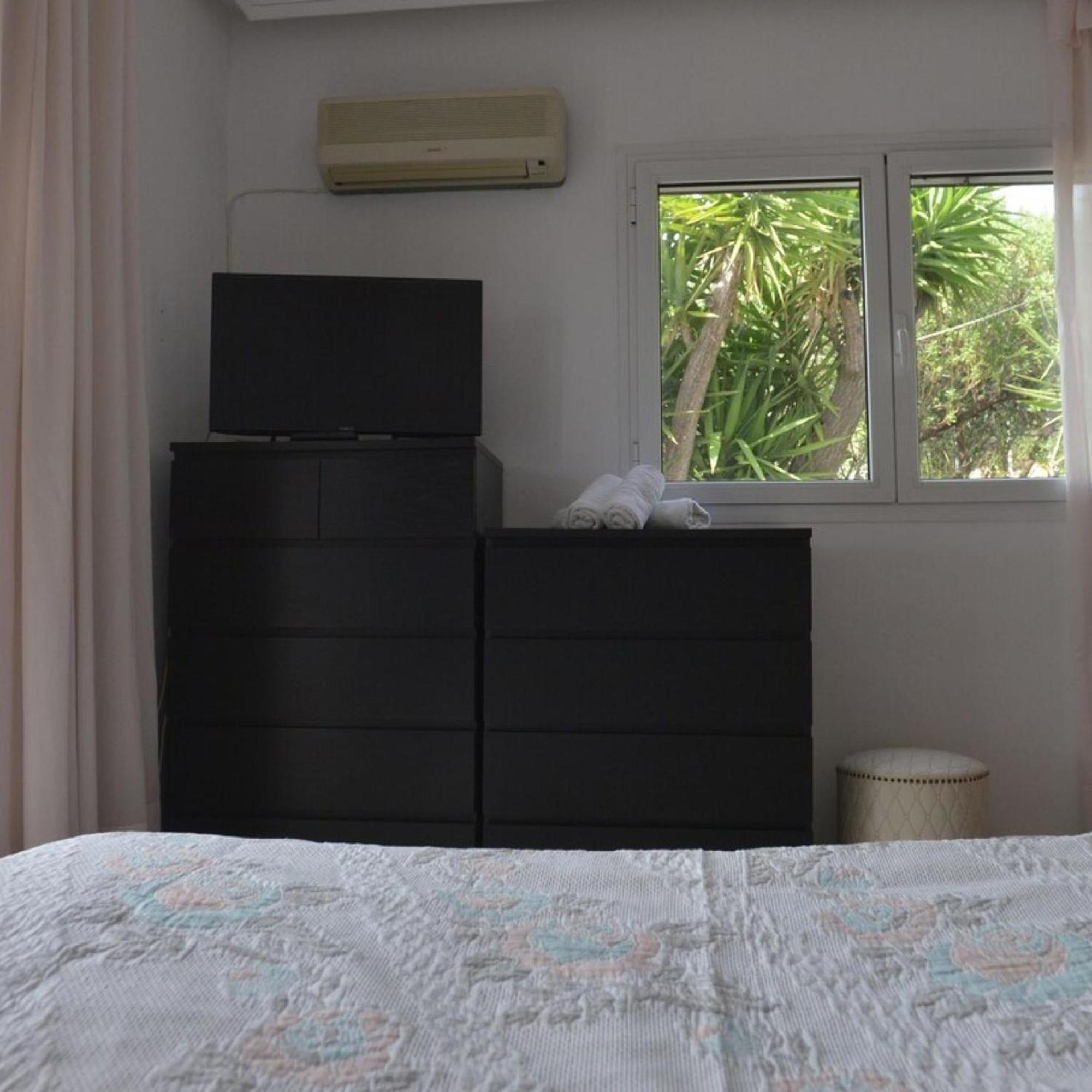 Salamis Beachfront House エクステリア 写真